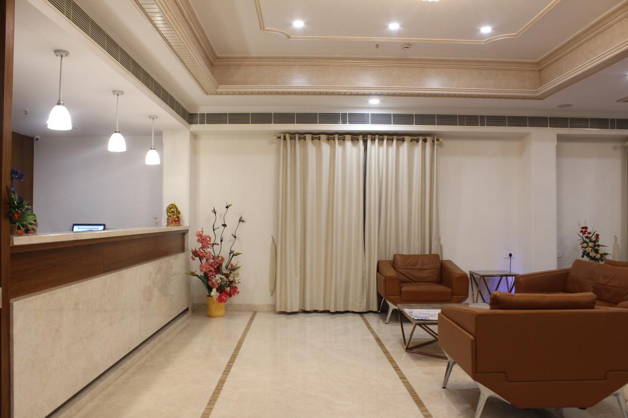 Hotel Grand Gayathri Khammam Exteriér fotografie