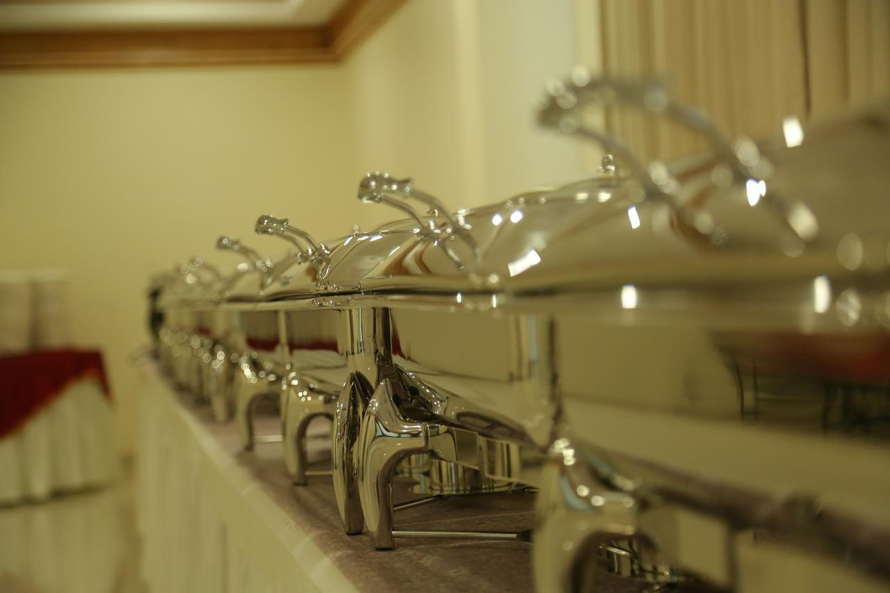Hotel Grand Gayathri Khammam Exteriér fotografie