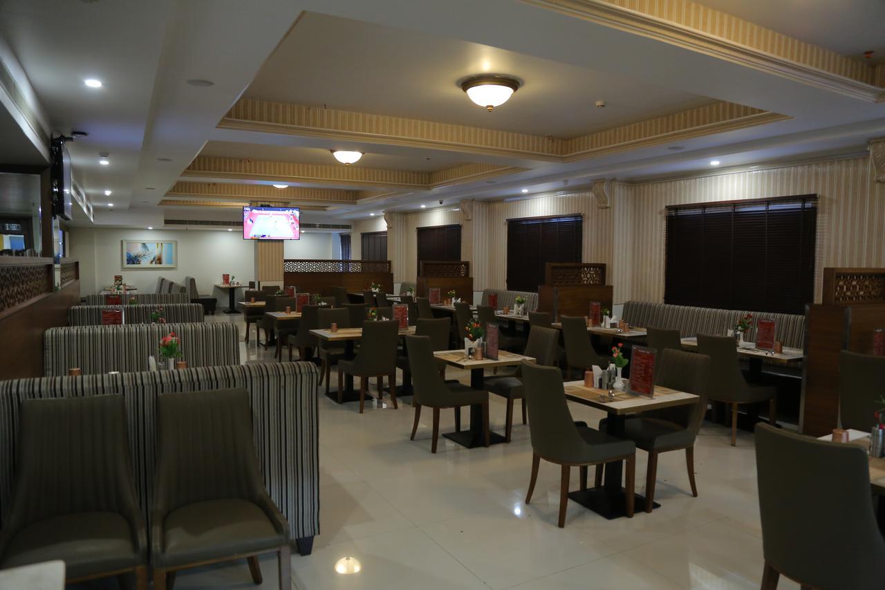 Hotel Grand Gayathri Khammam Exteriér fotografie
