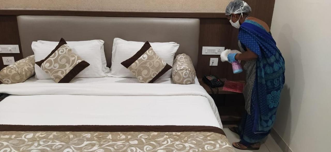 Hotel Grand Gayathri Khammam Exteriér fotografie